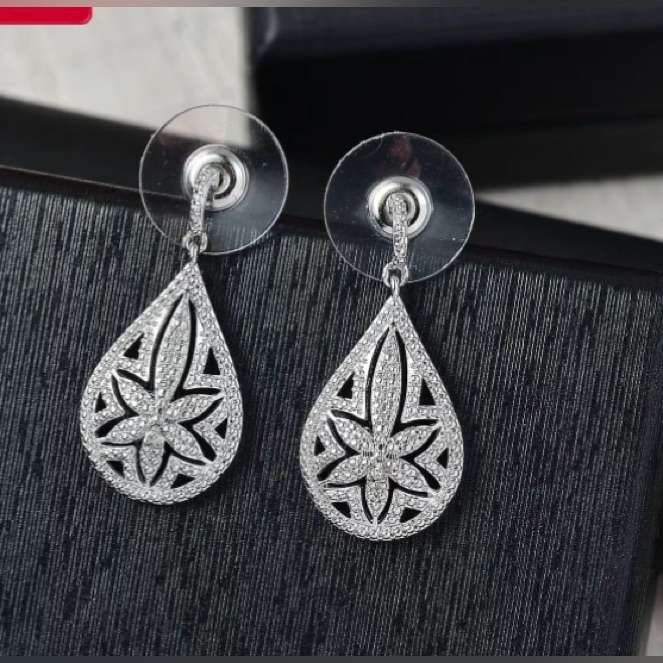 Evertrue White Diamond Accent Floral Earrings In Platinum Bond 12$